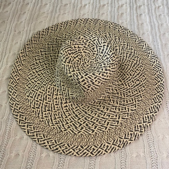 Accessories - Straw Women’s Beach Hat